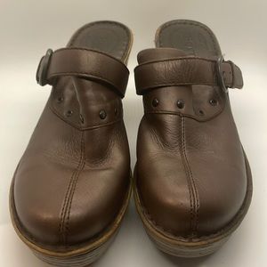 BORN brown clogs with buckle. Size 8.